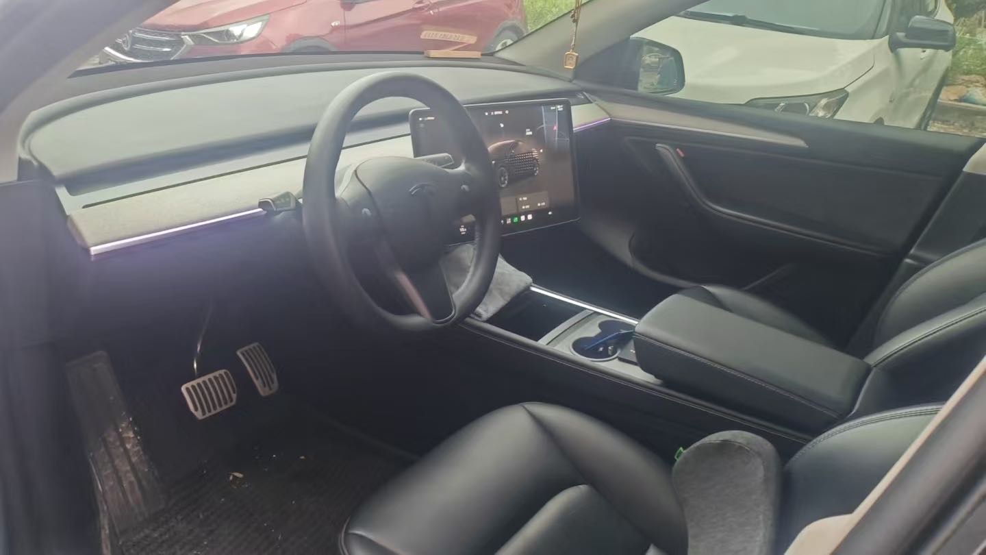 Tesla Model Y 2024 #3 Tesla Model Y 2024 immagine di auto #3