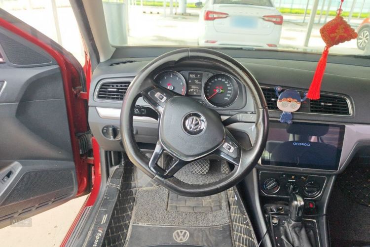 Volkswagen Lavida 2017 car image #12