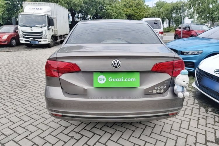 Volkswagen Bora 2016 car image #6