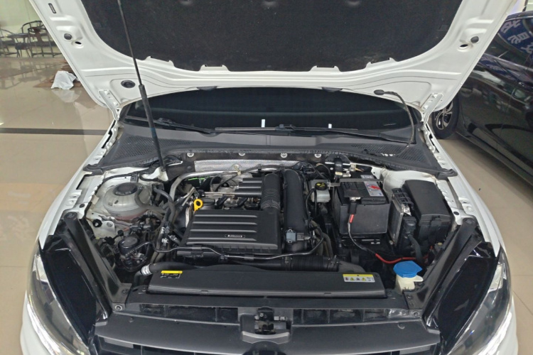 Volkswagen Golf 2020 #20 Volkswagen Golf 2020 صورة سيارة #20