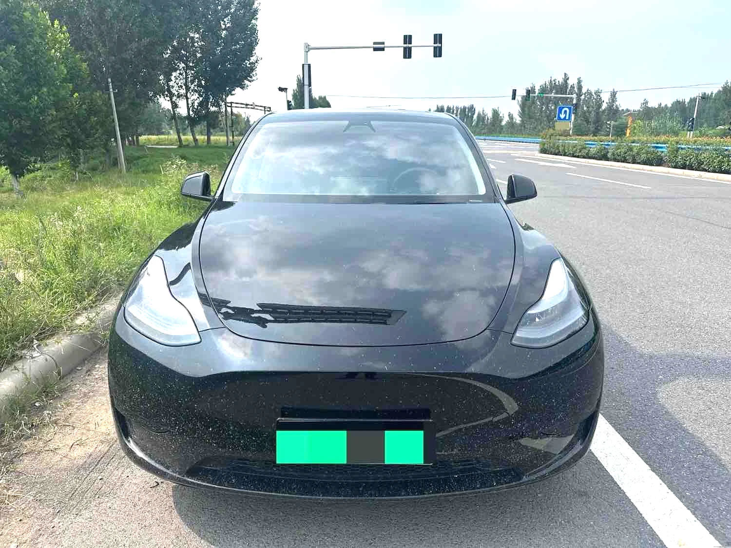 Tesla Model Y 2022 car image #2