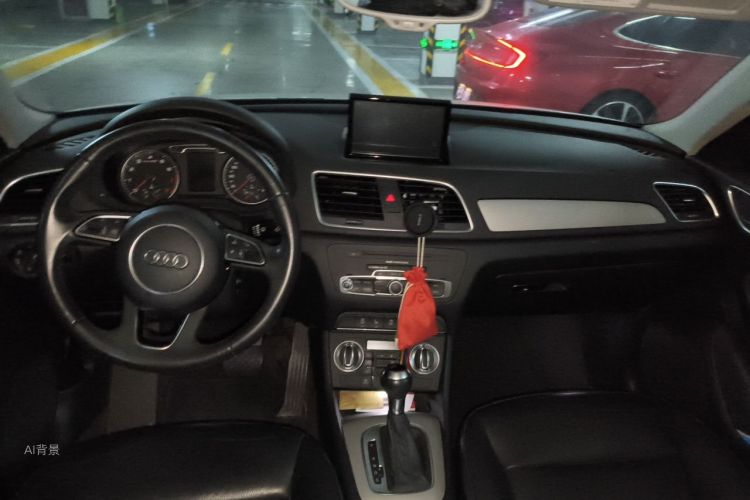 Audi Q3 2015 car image #11