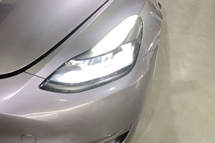 Tesla Model Y 2024 car image #23