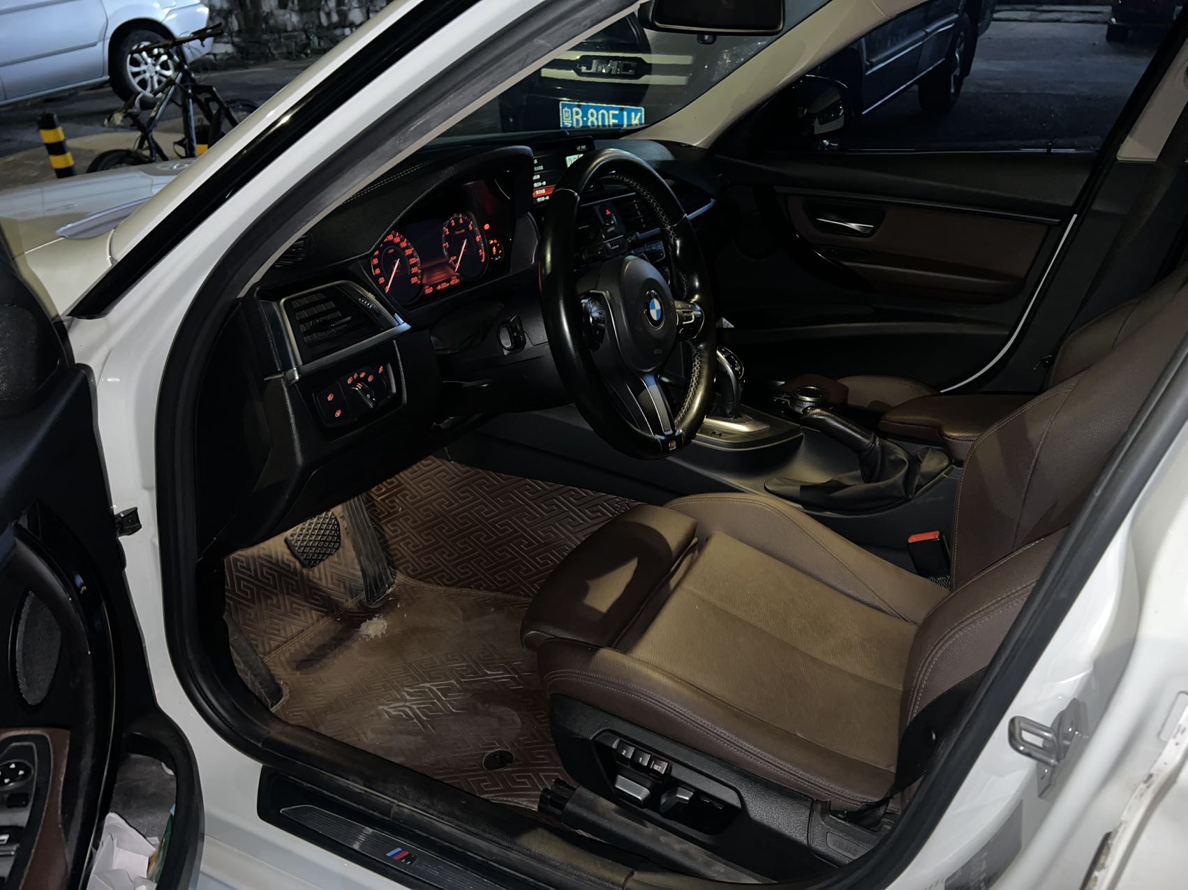 BMW 3 Series 2018 #2 BMW 3 Series 2018 صورة سيارة #2