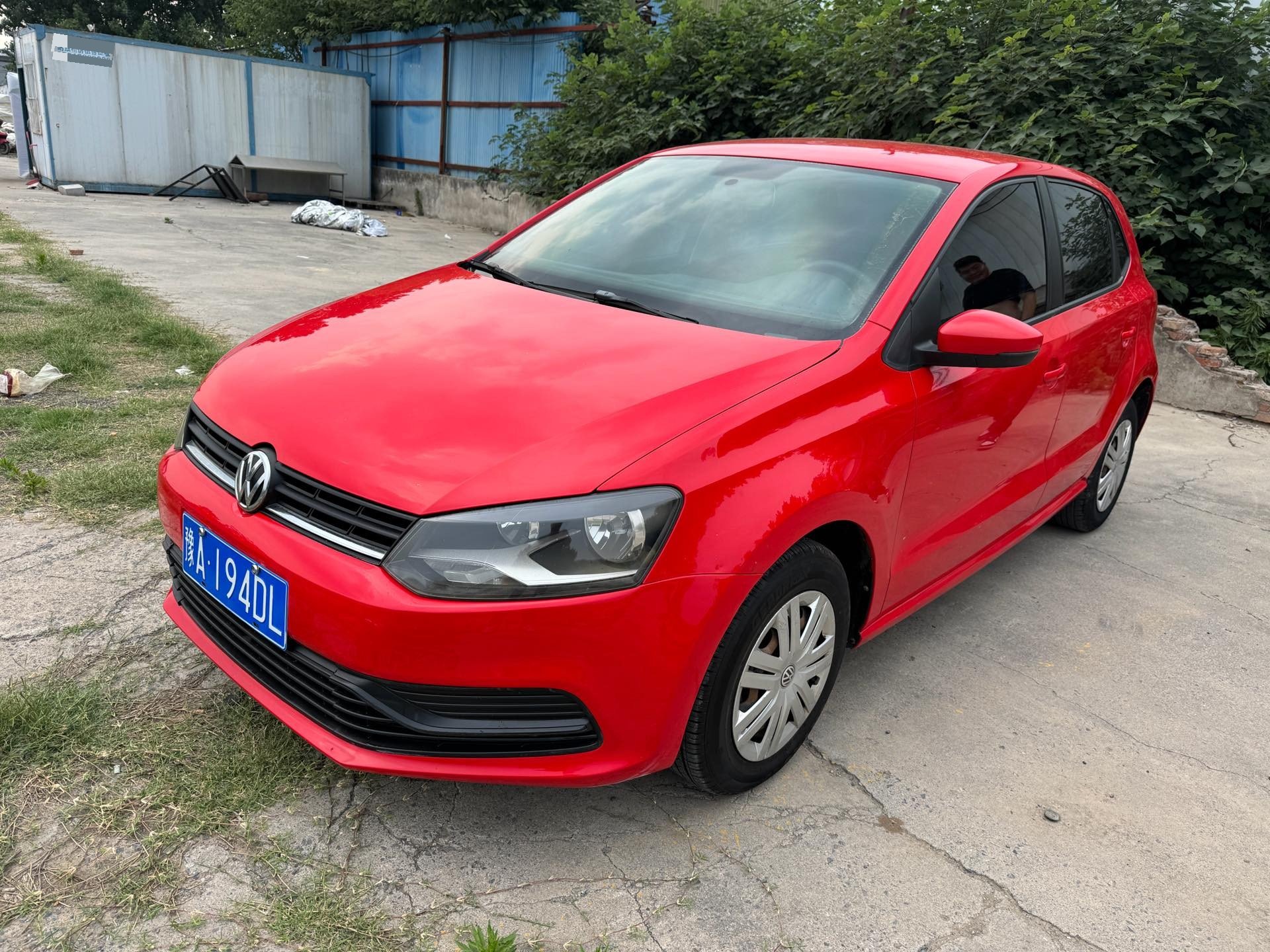 Volkswagen Polo 2015 Volkswagen Polo 2015 car image