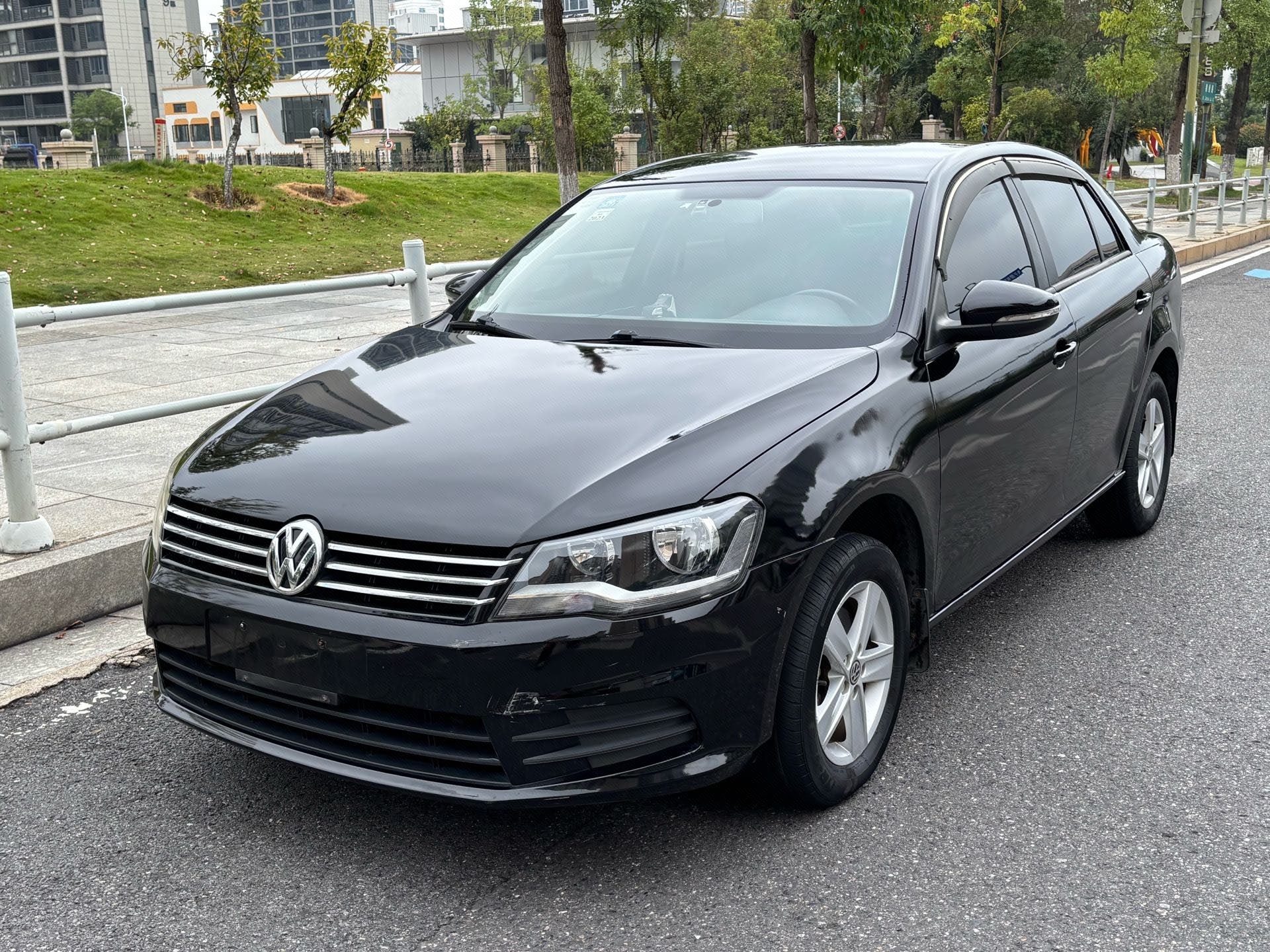 Volkswagen Bora 2015 car image 