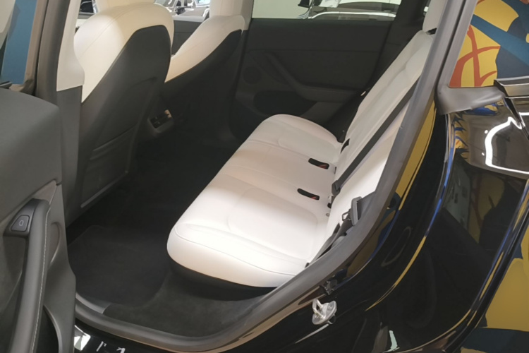 Tesla Model Y 2021 #17 Tesla Model Y 2021 car image #17