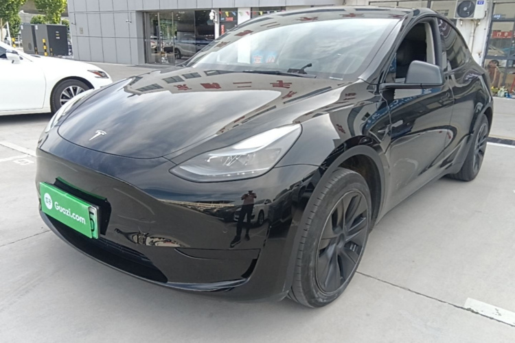 Tesla Model Y 2023 #2 Tesla Model Y 2023 car image #2