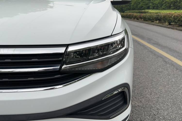 Volkswagen Bora 2023 car image #25