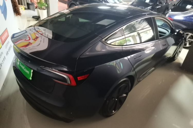 Tesla Model 3 2024 car image #7