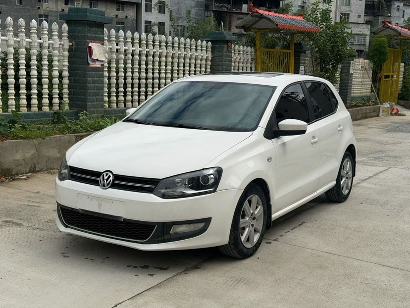 Volkswagen Polo 2012 Volkswagen Polo 2012 car image