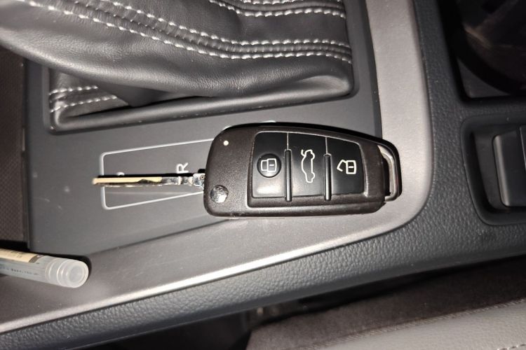 Audi Q3 2019 #11 Audi Q3 2019 car image #11