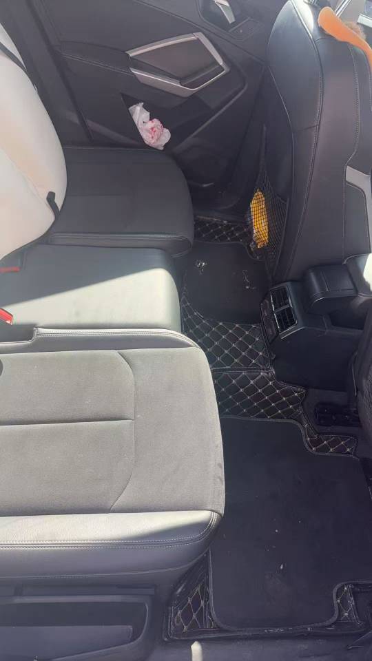 Audi Q3 2022 car image #3