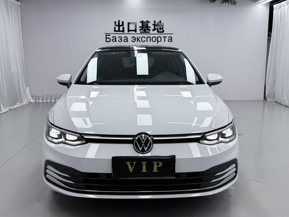 Volkswagen Golf 2022 car image #2