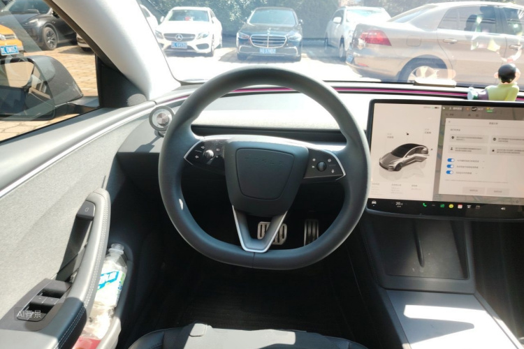 Tesla Model 3 2024 car image #12