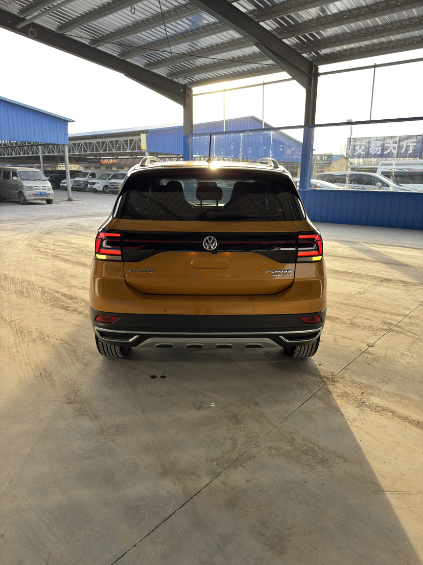 Volkswagen T-Cross 2020 #5 Volkswagen T-Cross 2020 car image #5