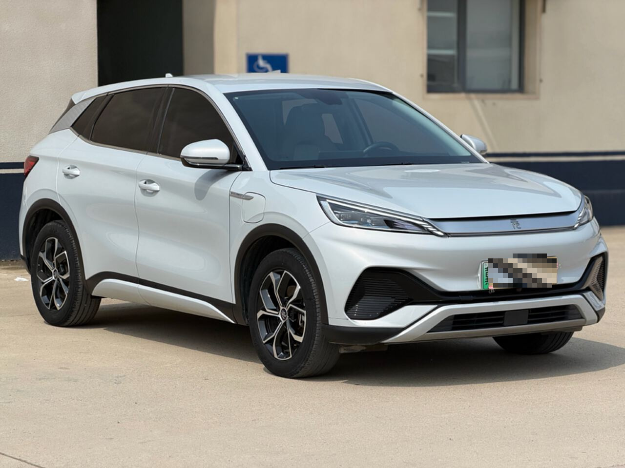 BYD Yuan Plus 2023 #5 BYD Yuan Plus 2023 car image #5