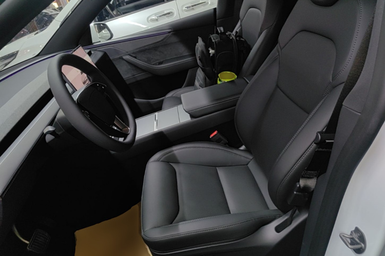 Tesla Model Y 2026 car image #19