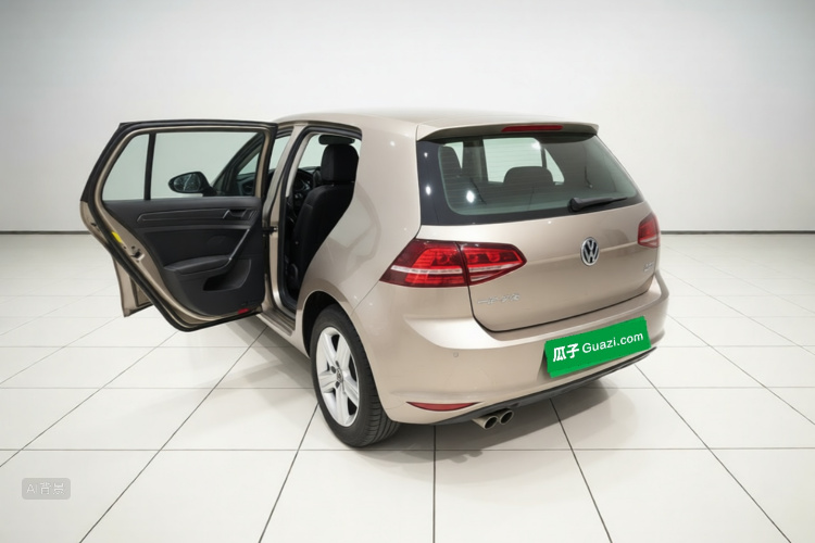 Volkswagen Golf 2017 car image #6