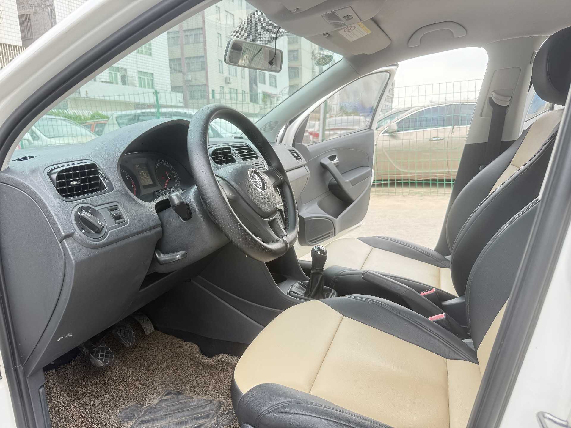 Volkswagen Polo 2015 #8 Volkswagen Polo 2015 car image #8