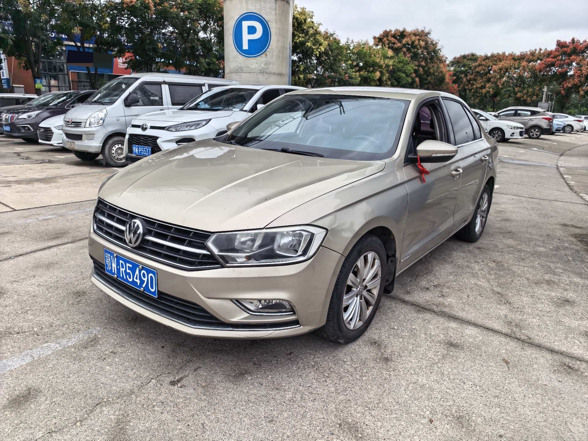 Volkswagen Bora 2016 car image 