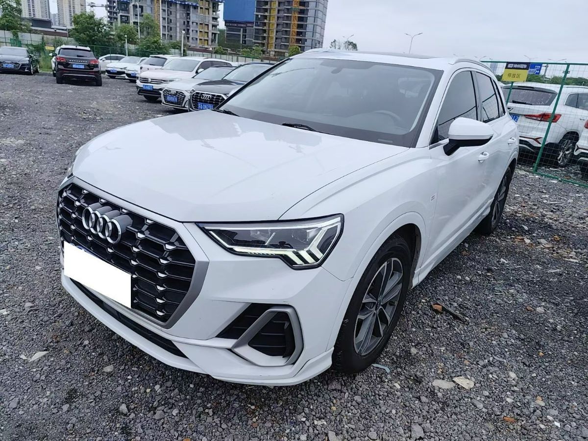 Audi Q3 2023 car image 