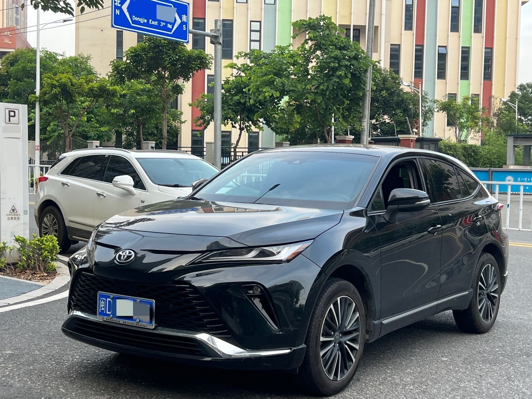 Toyota Venza 2023 car image 