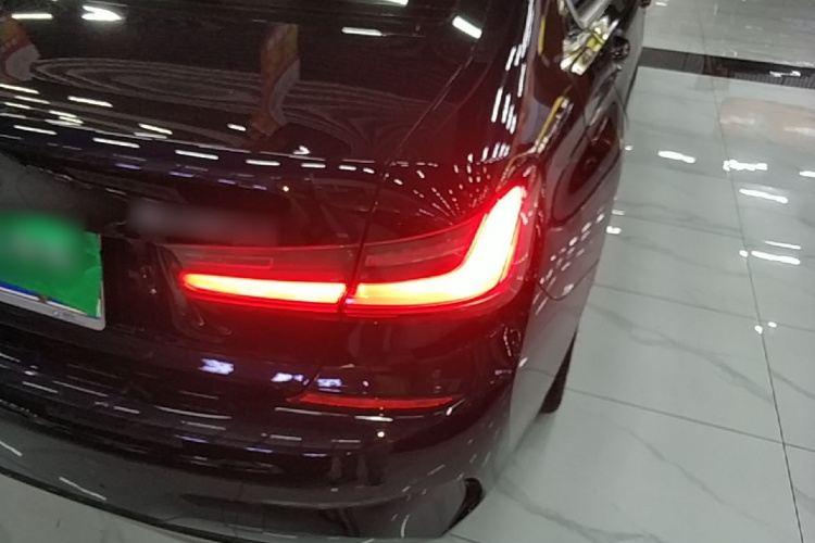 BMW 3 Series 2022 car image #8