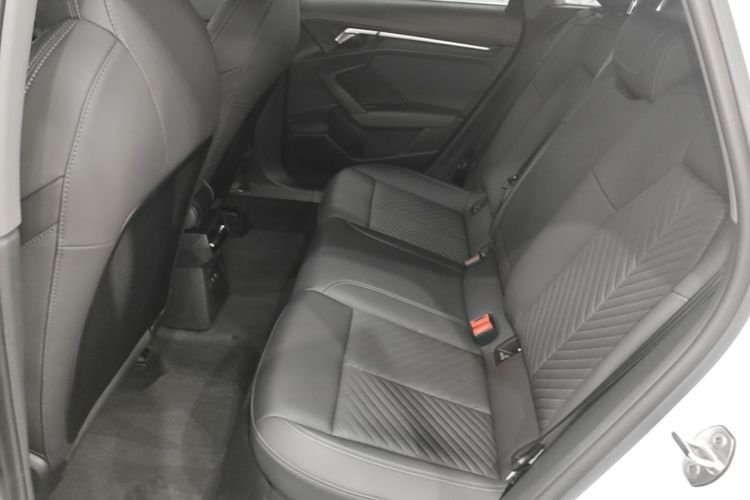 Audi A3 2023 صورة سيارة #17