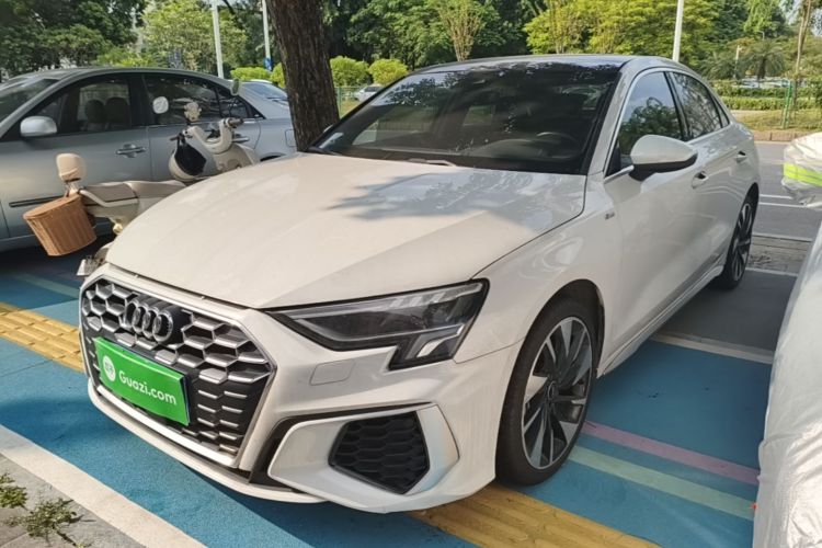 Audi A3 2024 immagine di auto #2