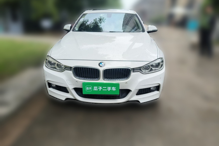 BMW 3 Series 2019 car image #3