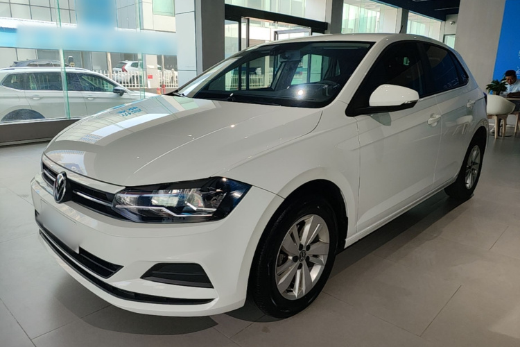 Volkswagen Polo 2024 car image #2
