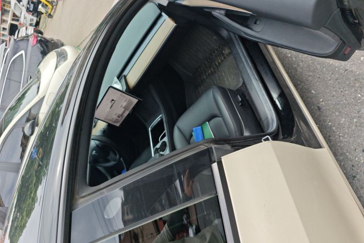 Tesla Model 3 2023 immagine di auto #23