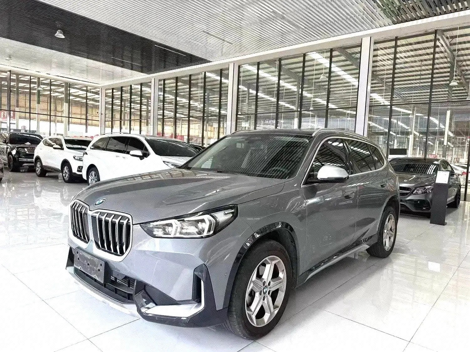 BMW X1 2023 BMW X1 2023 car image