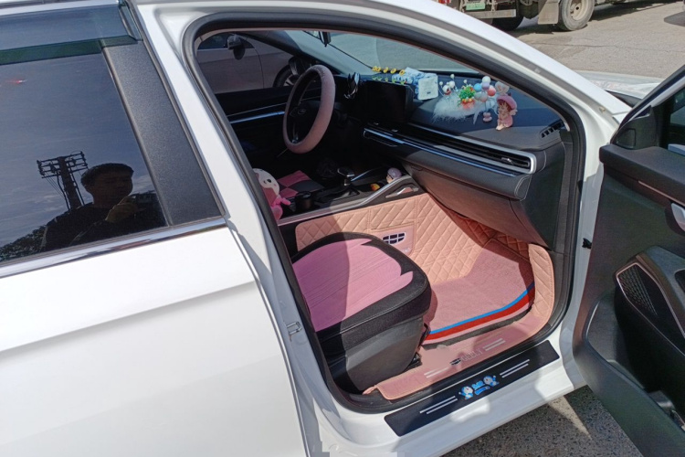 GEELY Emgrand 2023 #27 GEELY Emgrand 2023 car image #27
