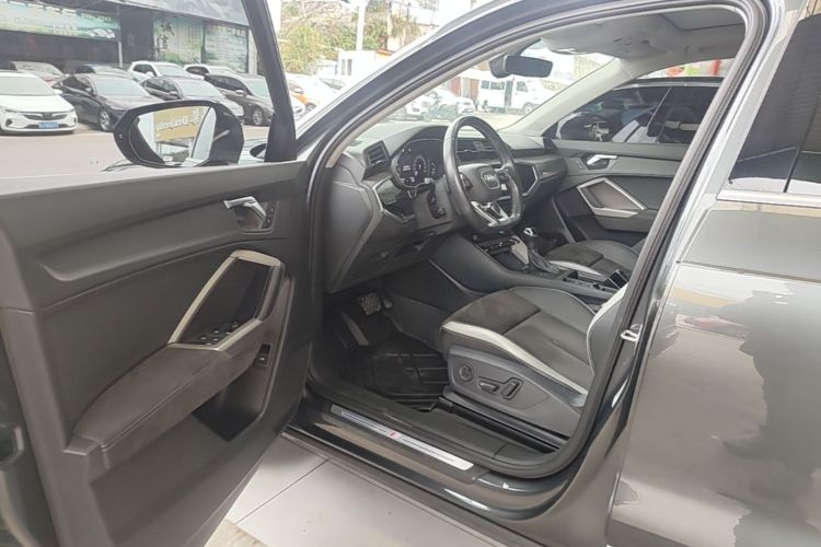 Audi Q3 2021 imagen de coche #16