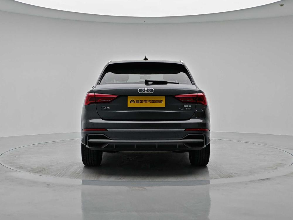 Audi Q3 2022 car image #6