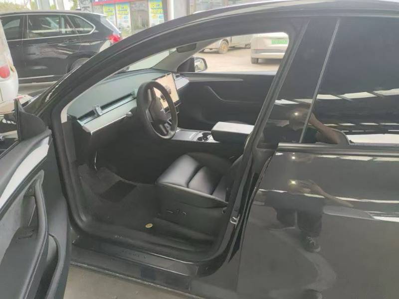 Tesla Model Y 2024 #3 Tesla Model Y 2024 car image #3
