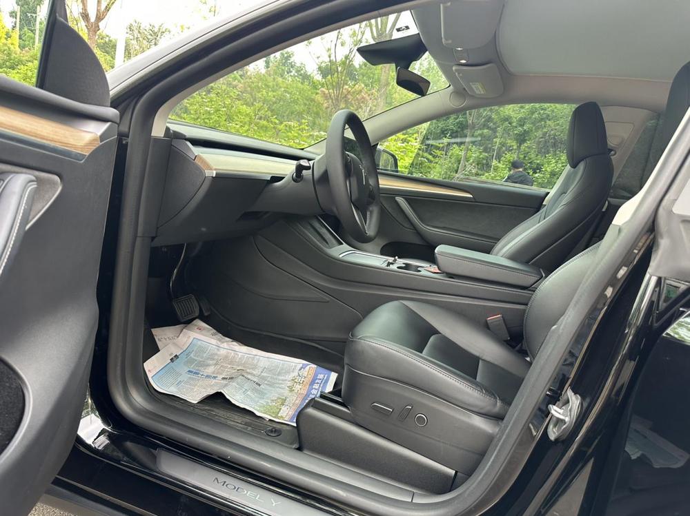 Tesla Model Y 2023 #14 Tesla Model Y 2023 car image #14