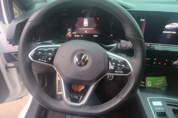 Volkswagen Golf 2024 immagine di auto #11