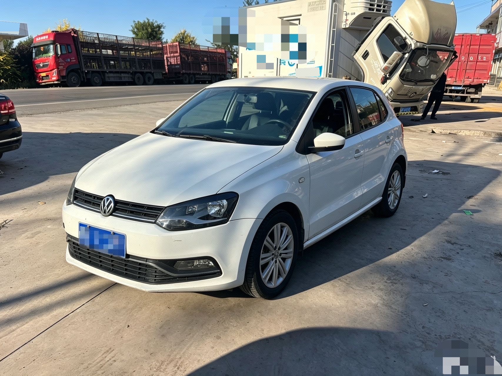 Volkswagen Polo 2016 car image 