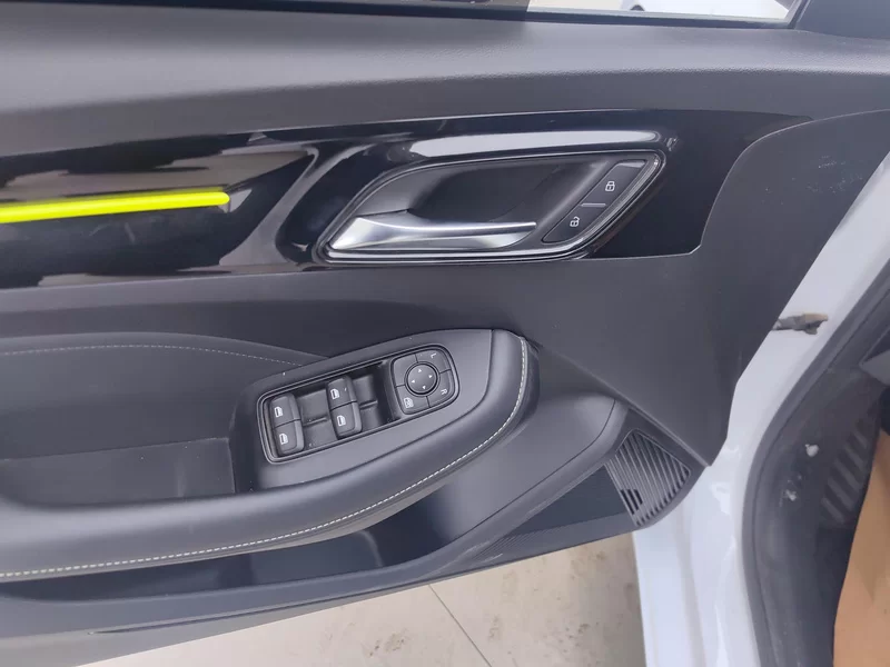 Roewe i5 2023 #10 Roewe i5 2023 imagen de coche #10
