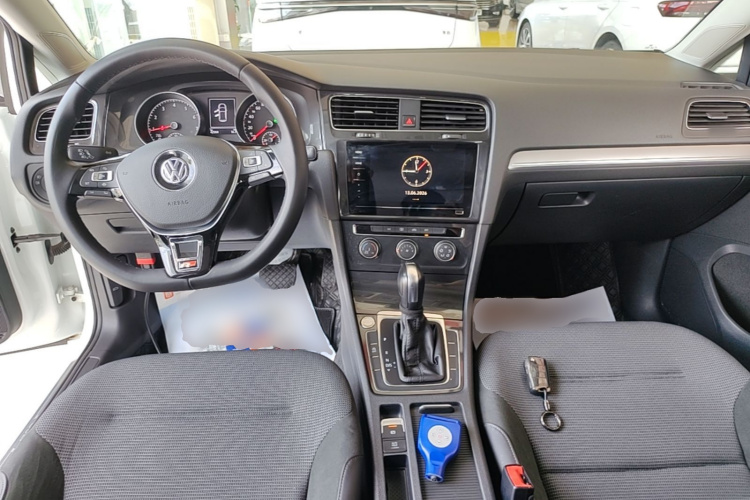 Volkswagen Golf 2020 #10 Volkswagen Golf 2020 car image #10