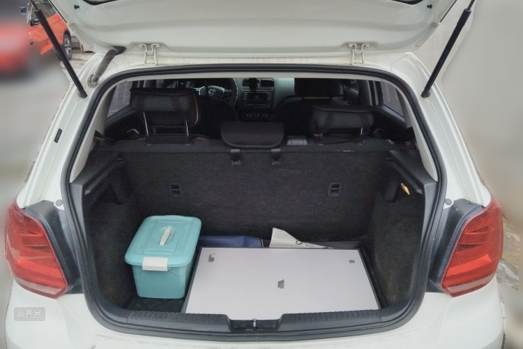 Volkswagen Polo 2016 car image #21