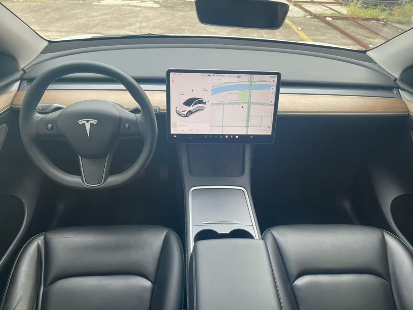 Tesla Model Y 2021 #4 Tesla Model Y 2021 car image #4