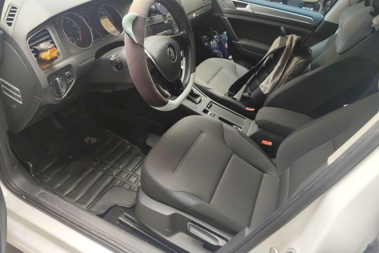 Volkswagen Golf 2015 car image #15