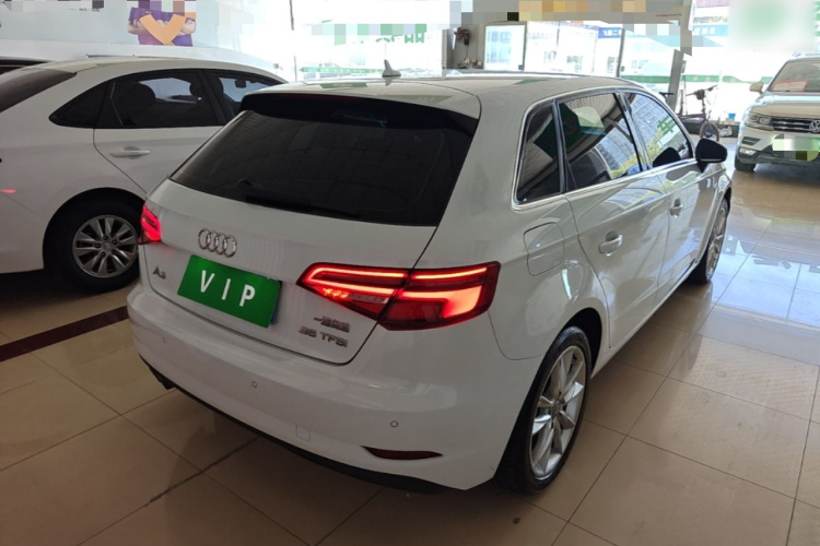 Audi A3 2018 car image #7