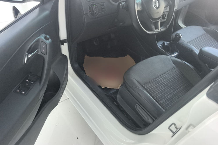 Volkswagen Polo 2015 صورة سيارة #16