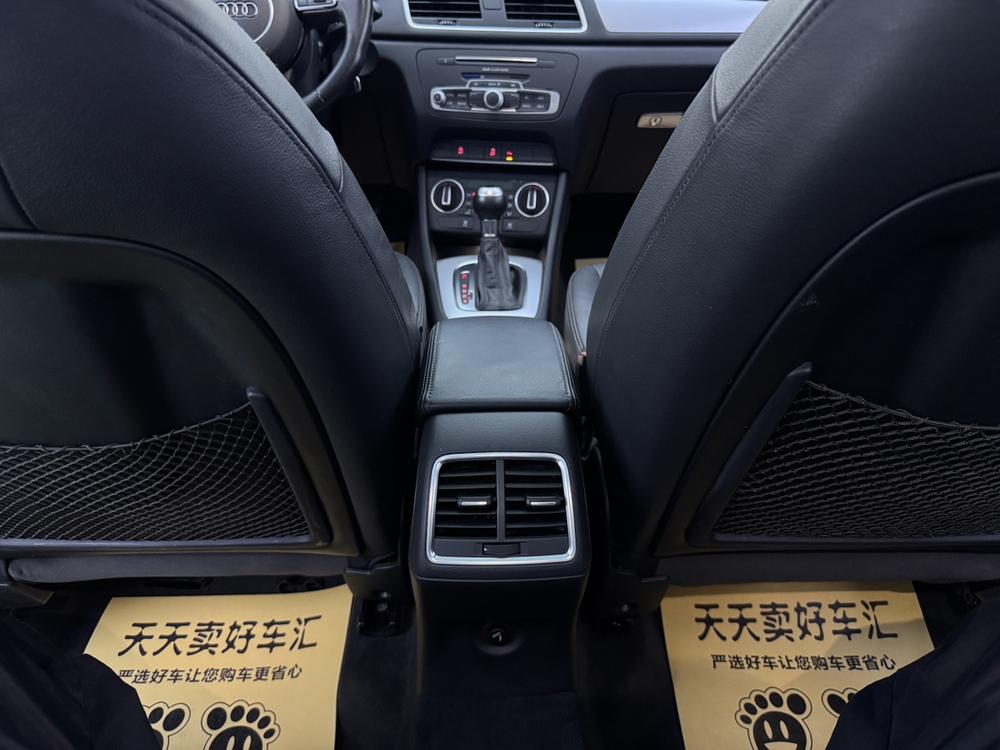 Audi Q3 2016 car image #12