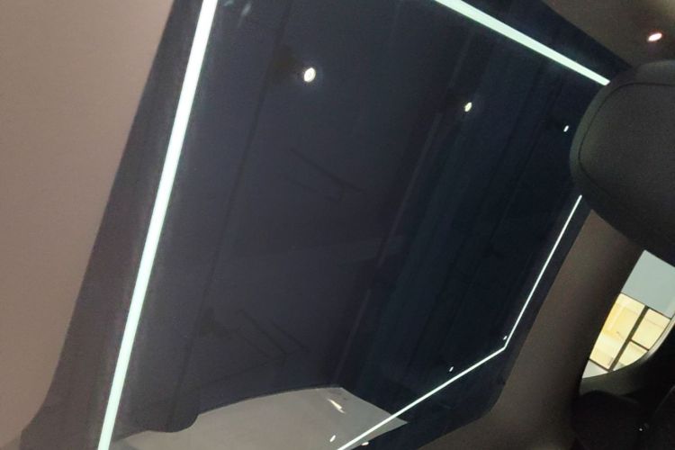 Tesla Model Y 2022 car image #17